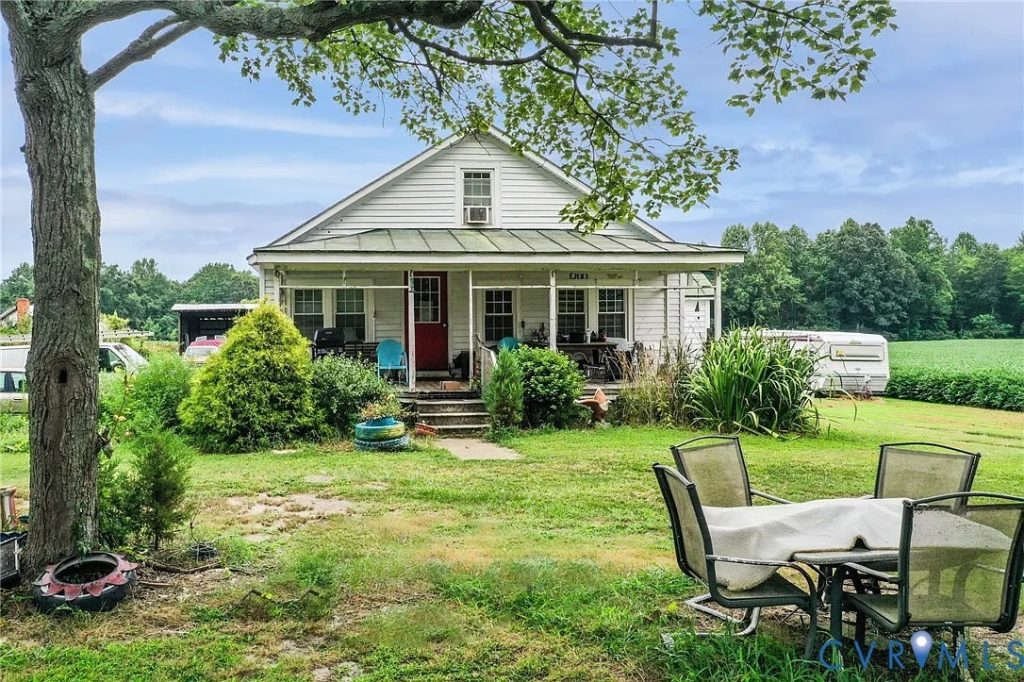 4-Bedroom Farmhouse on 56 Acres in Callao, Virginia - Home Gems